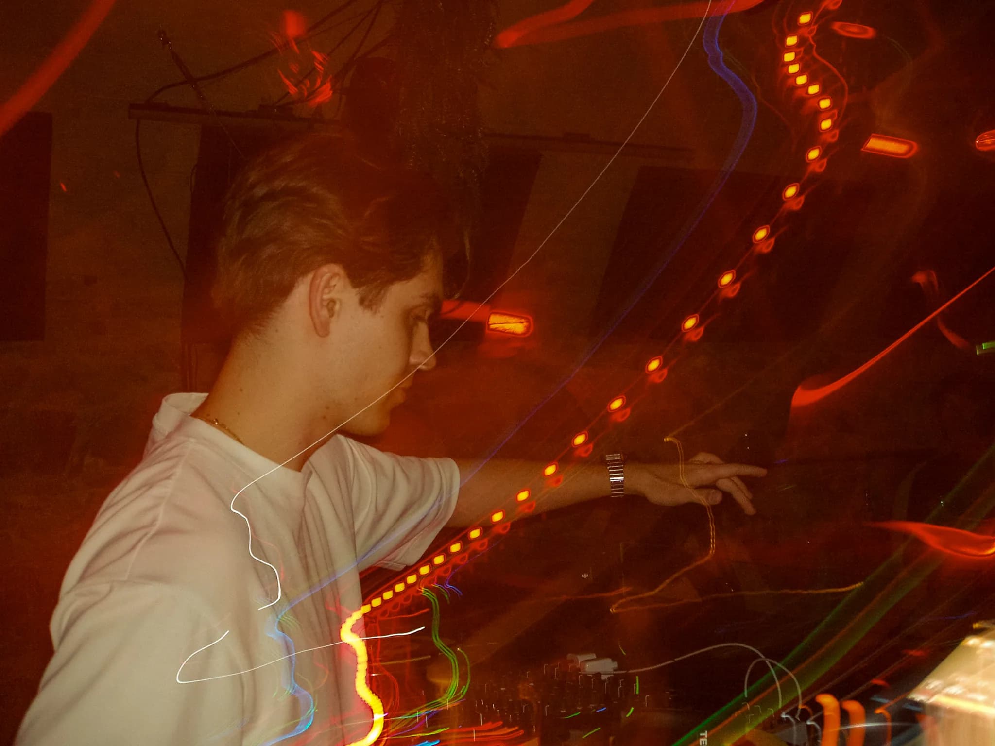 dj, frame 1