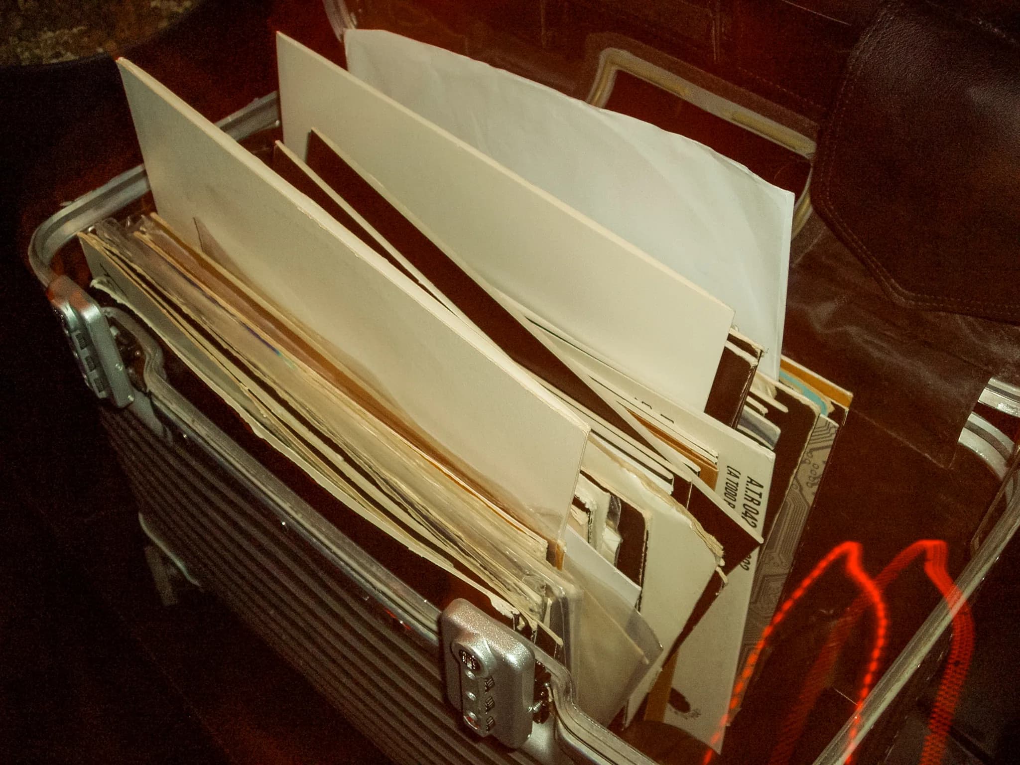dj, frame 5