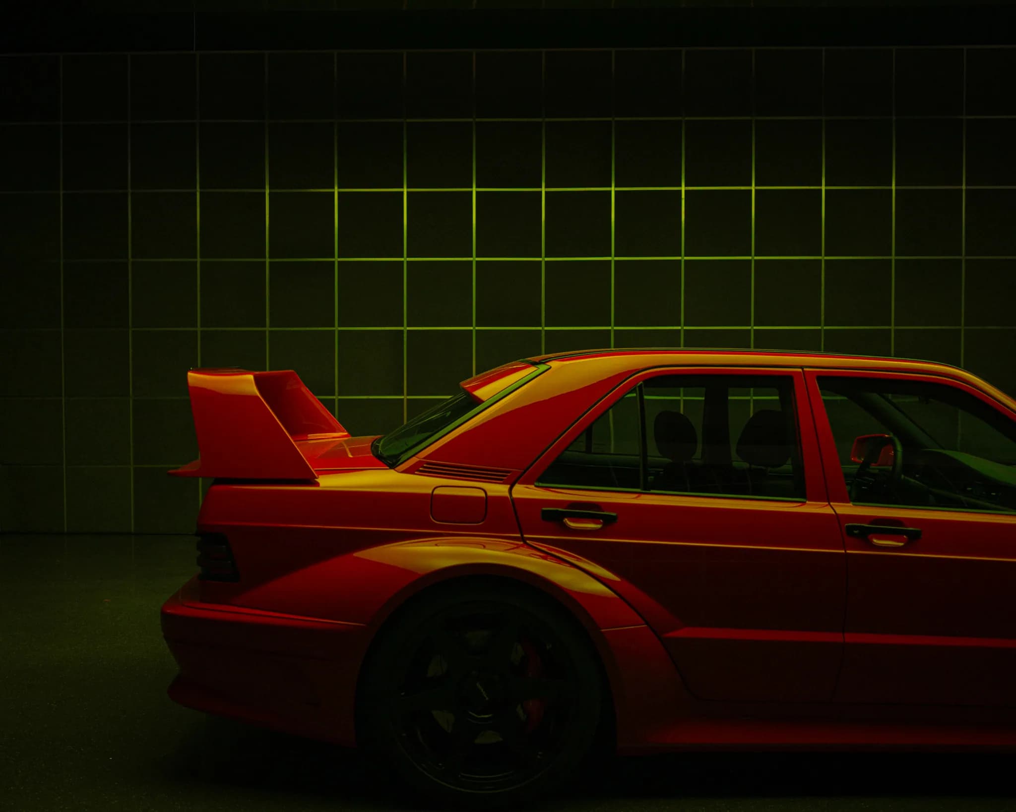 roter benz, frame 1