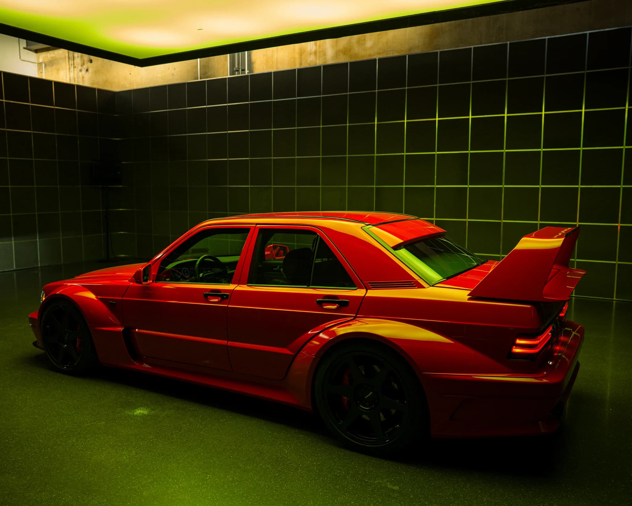 roter benz, frame 7